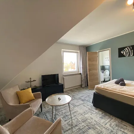 Besotel Mettmann- 20 2 Standorte 35 Schlafzimmer 29 Badezimmer 52 Betten Fuer 73 Gaeste 4*