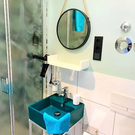 Besotel Mettmann- 20 2 Standorte 35 Schlafzimmer 29 Badezimmer 52 Betten Fuer 73 Gaeste 4*