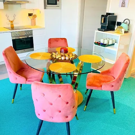 Besotel Mettmann- 20 2 Standorte 35 Schlafzimmer 29 Badezimmer 52 Betten Fuer 73 Gaeste Hotel apartamentowy 4*