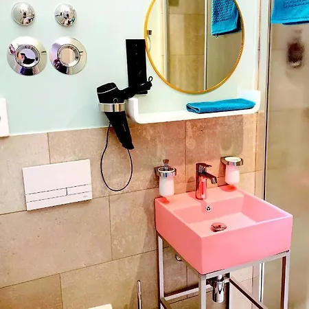 Appart hôtel Besotel Mettmann- 20 2 Standorte 35 Schlafzimmer 29 Badezimmer 52 Betten Fuer 73 Gaeste 4*