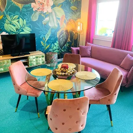 Aparthotel Besotel Mettmann-schicke Oder Naehe Golfplatz Gruiten Und Neandertal Mit Glasfaser Wlan Und Parkplatz-viele Schlafzimmer Mit Bad En 2*