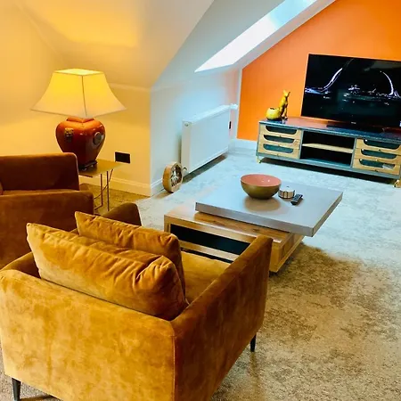 Aparthotel Besotel Mettmann-schicke Oder Nähe Golfplatz Gruiten Und Neandertal Mit Glasfaser Wlan Und Parkplatz-viele Schlafzimmer Mit Bad En
