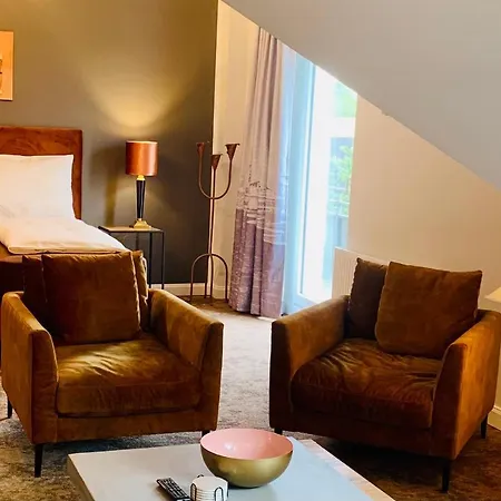Aparthotel Besotel Mettmann-schicke Oder Naehe Golfplatz Gruiten Und Neandertal Mit Glasfaser Wlan Und Parkplatz-viele Schlafzimmer Mit Bad En