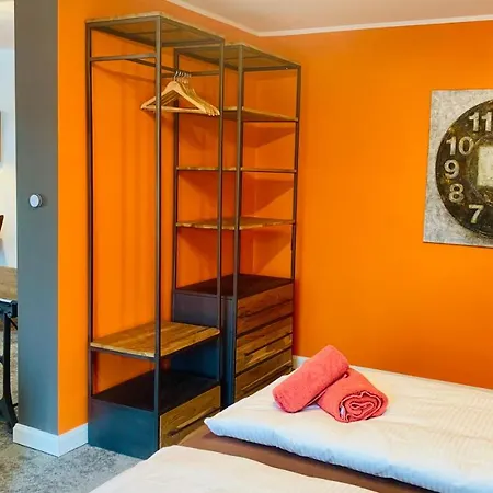 Besotel Mettmann-schicke Oder Nähe Golfplatz Gruiten Und Neandertal Mit Glasfaser Wlan Und Parkplatz-viele Schlafzimmer Mit Bad En 4* Mettmann