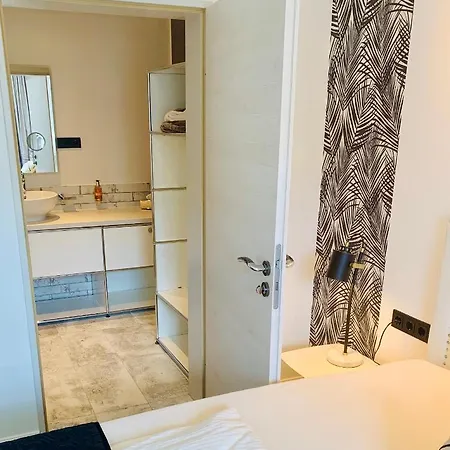 Besotel Mettmann- 20 2 Standorte 35 Schlafzimmer 29 Badezimmer 52 Betten Fuer 73 Gaeste 4* Mettmann