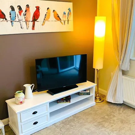 Besotel Mettmann-schicke Oder Naehe Golfplatz Gruiten Und Neandertal Mit Glasfaser Wlan Und Parkplatz-viele Schlafzimmer Mit Bad En Aparthotel 2*
