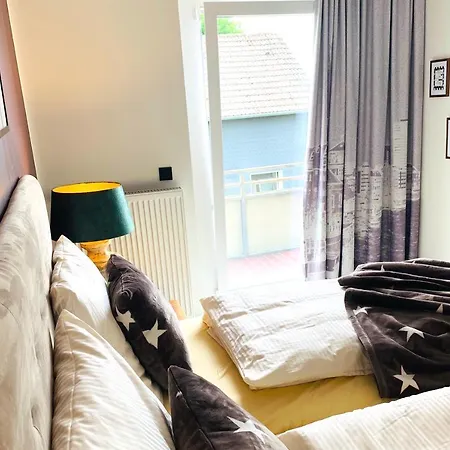 Besotel Mettmann- 20 2 Standorte 35 Schlafzimmer 29 Badezimmer 52 Betten Fuer 73 Gaeste Lägenhetshotell 4*