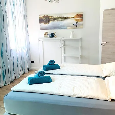 Besotel Mettmann- 20 2 Standorte 35 Schlafzimmer 29 Badezimmer 52 Betten Fuer 73 Gaeste Hotel apartamentowy