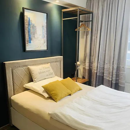 Besotel Mettmann- 20 2 Standorte 35 Schlafzimmer 29 Badezimmer 52 Betten Fuer 73 Gaeste Hotel apartamentowy Mettmann