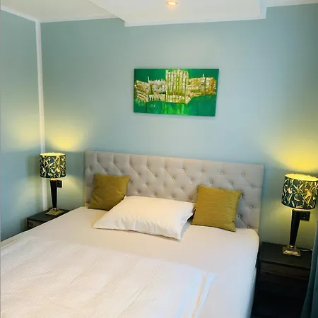 Besotel Mettmann- 20 2 Standorte 35 Schlafzimmer 29 Badezimmer 52 Betten Fuer 73 Gaeste 4*