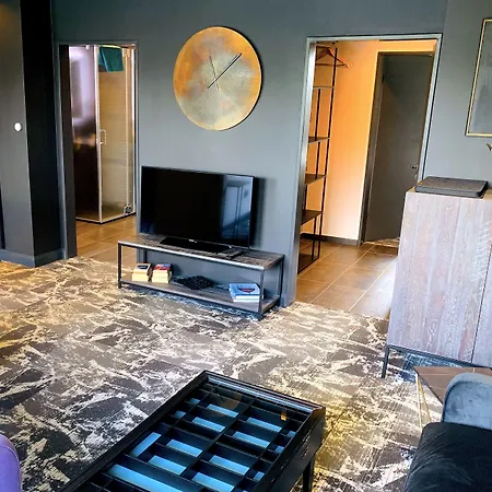 Aparthotel Besotel Mettmann-schicke Oder Nähe Golfplatz Gruiten Und Neandertal Mit Glasfaser Wlan Und Parkplatz-viele Schlafzimmer Mit Bad En Mettmann