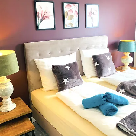 Besotel Mettmann- 20 2 Standorte 35 Schlafzimmer 29 Badezimmer 52 Betten Fuer 73 Gaeste Hotel apartamentowy 4*