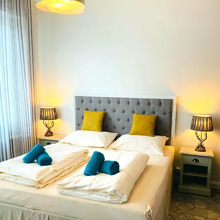 Besotel Mettmann- 20 2 Standorte 35 Schlafzimmer 29 Badezimmer 52 Betten Fuer 73 Gaeste