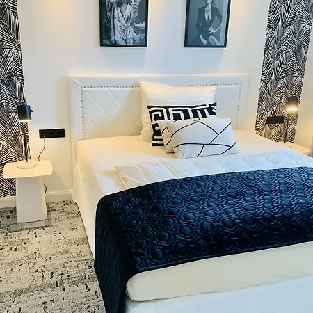 Besotel Mettmann- 20 2 Standorte 35 Schlafzimmer 29 Badezimmer 52 Betten Fuer 73 Gaeste 4* Mettmann