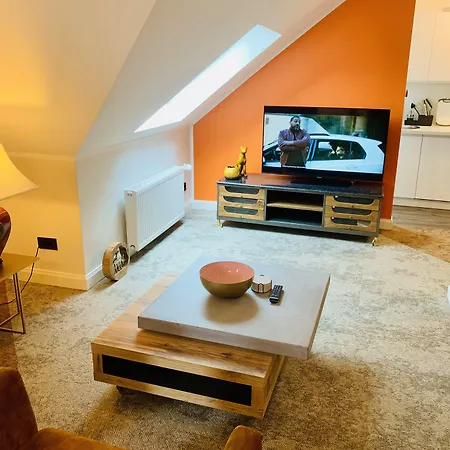 Aparthotel Besotel Mettmann-schicke Oder Nähe Golfplatz Gruiten Und Neandertal Mit Glasfaser Wlan Und Parkplatz-viele Schlafzimmer Mit Bad En Mettmann
