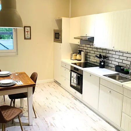 Besotel Mettmann- 20 2 Standorte 35 Schlafzimmer 29 Badezimmer 52 Betten Fuer 73 Gaeste 4* Mettmann