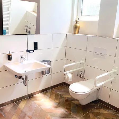 Besotel Mettmann-schicke Oder Nähe Golfplatz Gruiten Und Neandertal Mit Glasfaser Wlan Und Parkplatz-viele Schlafzimmer Mit Bad En Aparthotel
