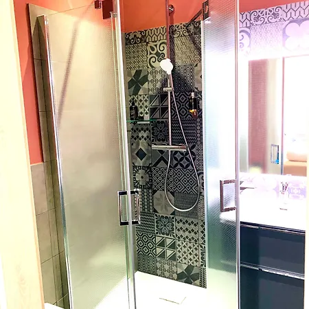 Aparthotel Besotel Mettmann-schicke Oder Nähe Golfplatz Gruiten Und Neandertal Mit Glasfaser Wlan Und Parkplatz-viele Schlafzimmer Mit Bad En 4*