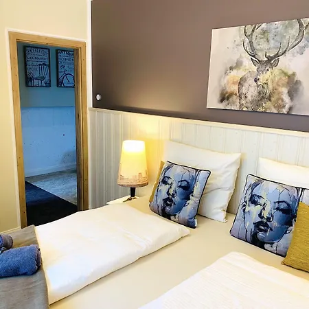 Besotel Mettmann-schicke Oder Nähe Golfplatz Gruiten Und Neandertal Mit Glasfaser Wlan Und Parkplatz-viele Schlafzimmer Mit Bad En