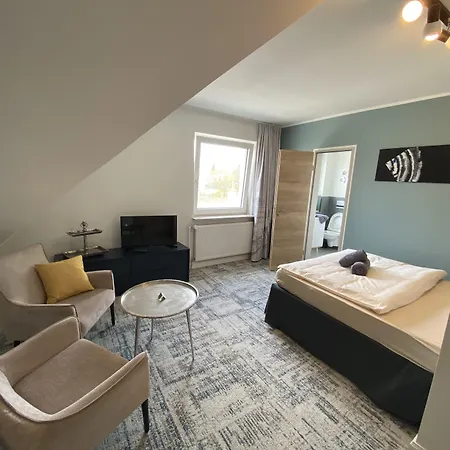 Besotel Mettmann-schicke Oder Nähe Golfplatz Gruiten Und Neandertal Mit Glasfaser Wlan Und Parkplatz-viele Schlafzimmer Mit Bad En Aparthotel Mettmann