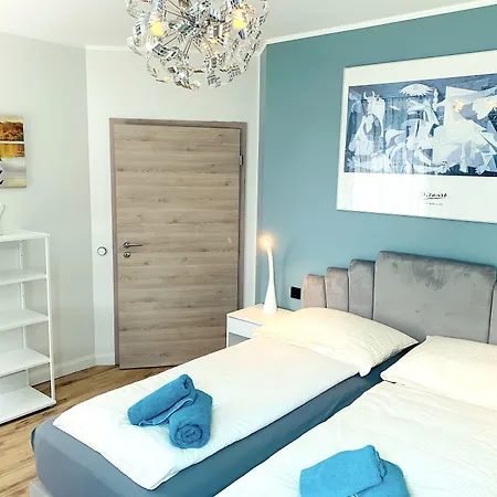 Besotel Mettmann-schicke Oder Nähe Golfplatz Gruiten Und Neandertal Mit Glasfaser Wlan Und Parkplatz-viele Schlafzimmer Mit Bad En Aparthotel 4*