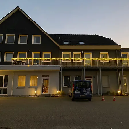 Besotel Mettmann-schicke Oder Nähe Golfplatz Gruiten Und Neandertal Mit Glasfaser Wlan Und Parkplatz-viele Schlafzimmer Mit Bad En Aparthotel 4*