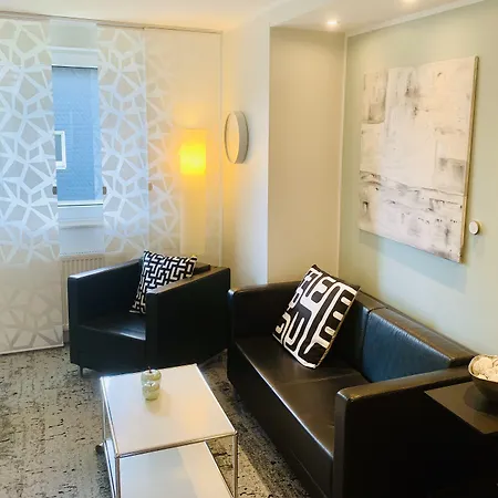 Aparthotel Besotel Mettmann-schicke Oder Nähe Golfplatz Gruiten Und Neandertal Mit Glasfaser Wlan Und Parkplatz-viele Schlafzimmer Mit Bad En 4*