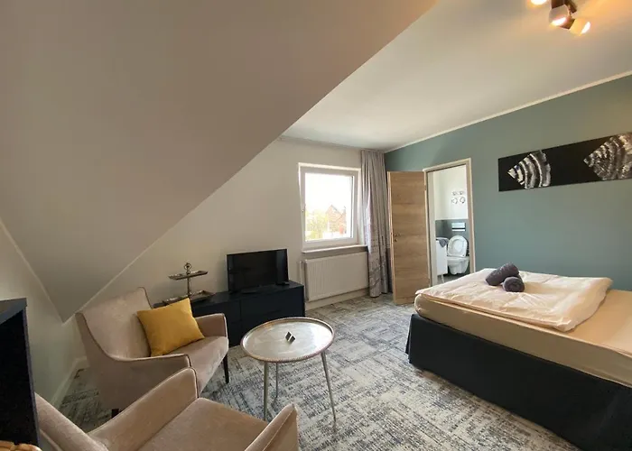 Besotel Mettmann- 20 2 Standorte 35 Schlafzimmer 29 Badezimmer 52 Betten Fuer 73 Gaeste 4*