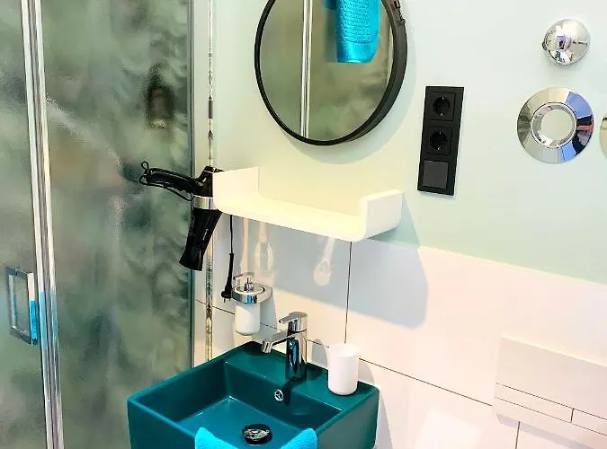 Besotel Mettmann- 20 2 Standorte 35 Schlafzimmer 29 Badezimmer 52 Betten Fuer 73 Gaeste 4*