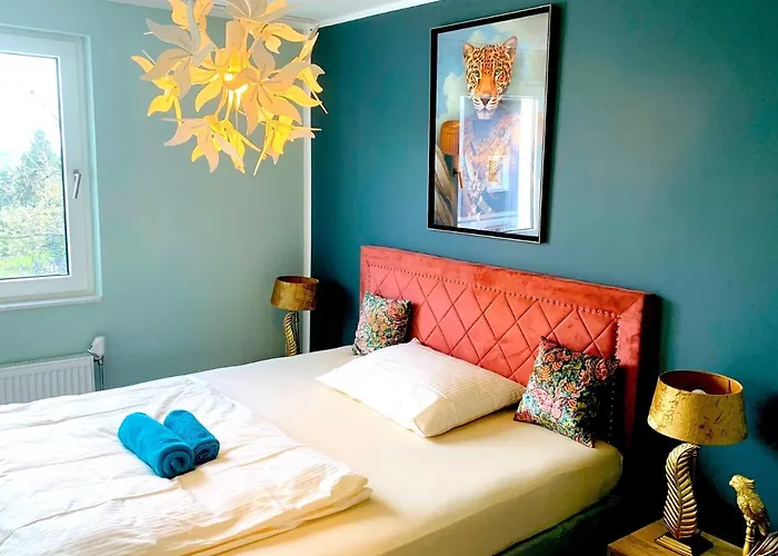 Aparthotel Besotel Mettmann- 20 2 Standorte 35 Schlafzimmer 29 Badezimmer 52 Betten Fuer 73 Gaeste