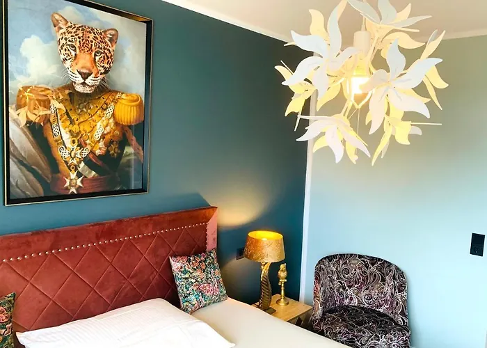 Besotel Mettmann- 20 2 Standorte 35 Schlafzimmer 29 Badezimmer 52 Betten Fuer 73 Gaeste Aparthotel 4*