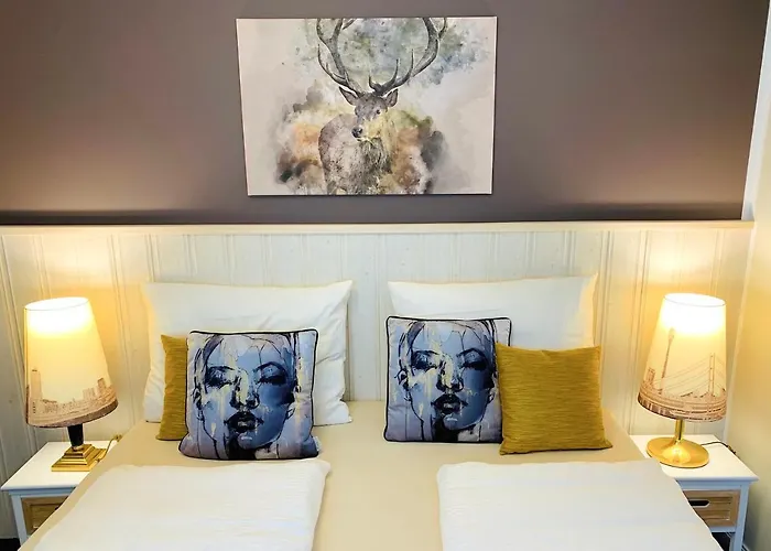 Besotel Mettmann- 20 2 Standorte 35 Schlafzimmer 29 Badezimmer 52 Betten Fuer 73 Gaeste 4*