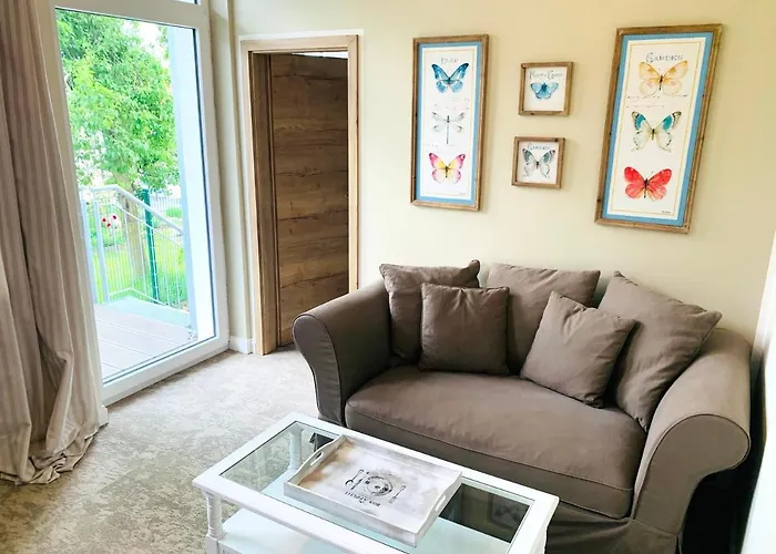 Besotel Mettmann- 20 2 Standorte 35 Schlafzimmer 29 Badezimmer 52 Betten Fuer 73 Gaeste Aparthotel 4*