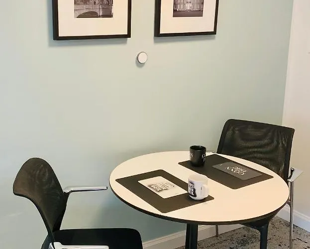 Besotel Mettmann- 20 2 Standorte 35 Schlafzimmer 29 Badezimmer 52 Betten Fuer 73 Gaeste