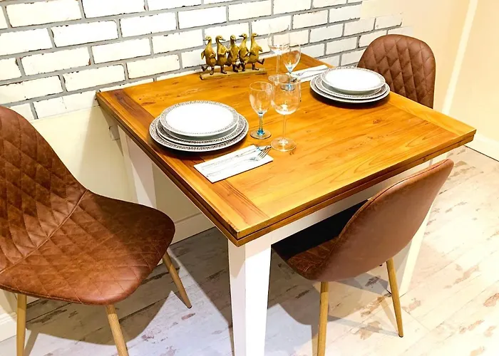 Besotel Mettmann- 20 2 Standorte 35 Schlafzimmer 29 Badezimmer 52 Betten Fuer 73 Gaeste 公寓式酒店 梅特曼