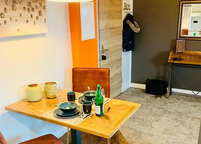 Besotel Mettmann- 20 2 Standorte 35 Schlafzimmer 29 Badezimmer 52 Betten Fuer 73 Gaeste 4*