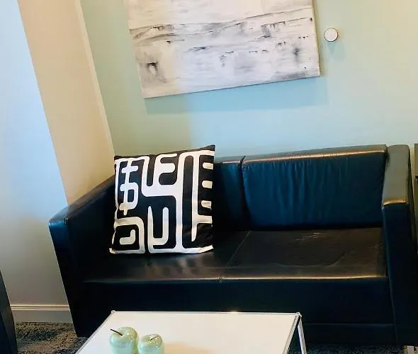 Besotel Mettmann- 20 2 Standorte 35 Schlafzimmer 29 Badezimmer 52 Betten Fuer 73 Gaeste 4*