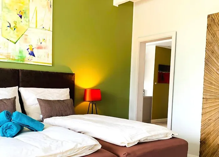 Besotel Mettmann- 20 2 Standorte 35 Schlafzimmer 29 Badezimmer 52 Betten Fuer 73 Gaeste 公寓式酒店 4*