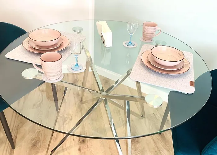 Besotel Mettmann- 20 2 Standorte 35 Schlafzimmer 29 Badezimmer 52 Betten Fuer 73 Gaeste מלון דירות 4*