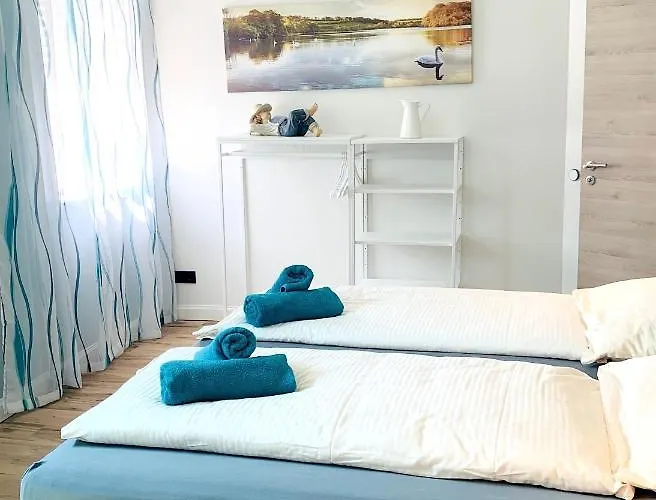 Besotel Mettmann- 20 2 Standorte 35 Schlafzimmer 29 Badezimmer 52 Betten Fuer 73 Gaeste 公寓式酒店