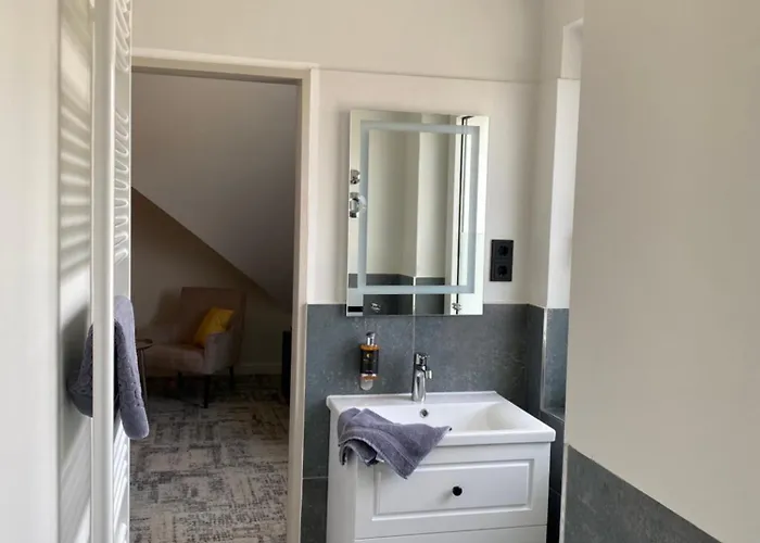 Besotel Mettmann- 20 2 Standorte 35 Schlafzimmer 29 Badezimmer 52 Betten Fuer 73 Gaeste Mettmann