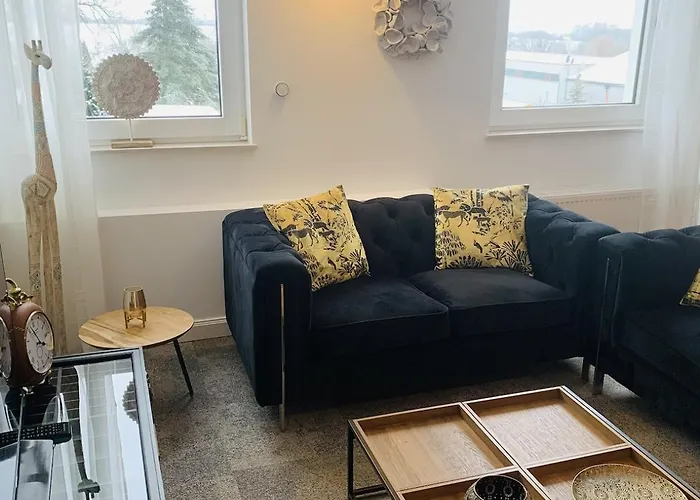 公寓式酒店 Besotel Mettmann- 20 2 Standorte 35 Schlafzimmer 29 Badezimmer 52 Betten Fuer 73 Gaeste 梅特曼