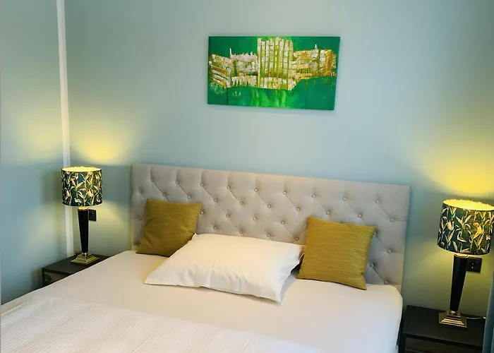 Besotel Mettmann- 20 2 Standorte 35 Schlafzimmer 29 Badezimmer 52 Betten Fuer 73 Gaeste 4*