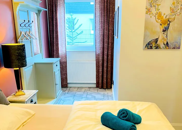 Besotel Mettmann- 20 2 Standorte 35 Schlafzimmer 29 Badezimmer 52 Betten Fuer 73 Gaeste 公寓式酒店 4*