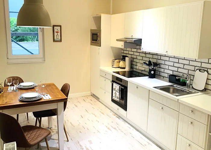 Besotel Mettmann- 20 2 Standorte 35 Schlafzimmer 29 Badezimmer 52 Betten Fuer 73 Gaeste 4* Mettmann